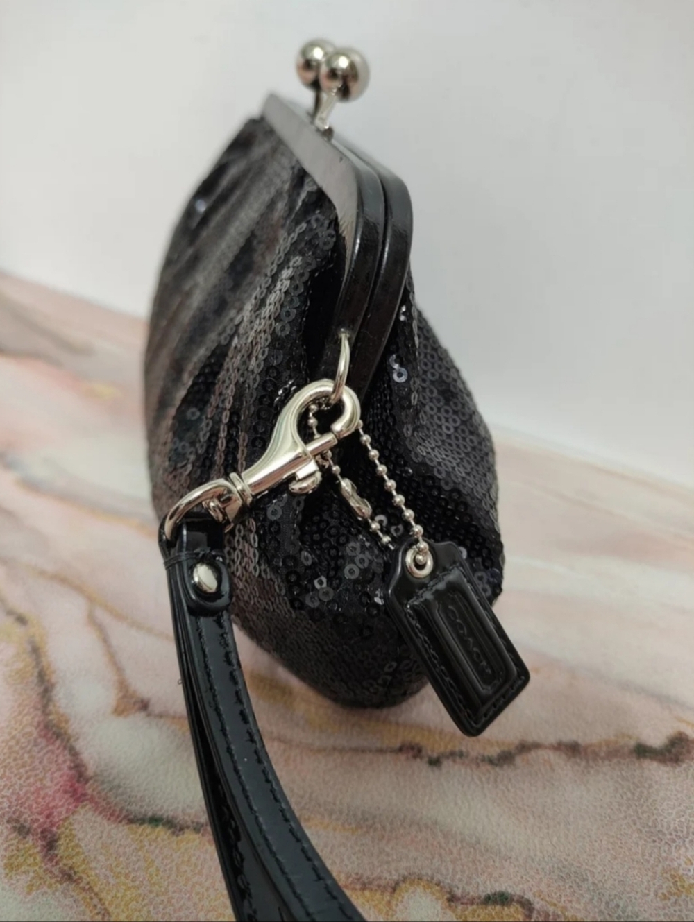 Coach 44475 Julia Limited Edition Black Sequin Kisslock Clutch Black READ - Picture 3 of 9